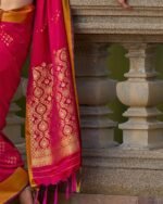 Women Woven Saree with Contrast Border - Image 2