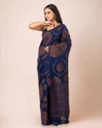 Women Tie & Dye Saree with Contrast Border - Image 2