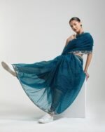 Women Lace Embellished Ethntic Saree - Image 4